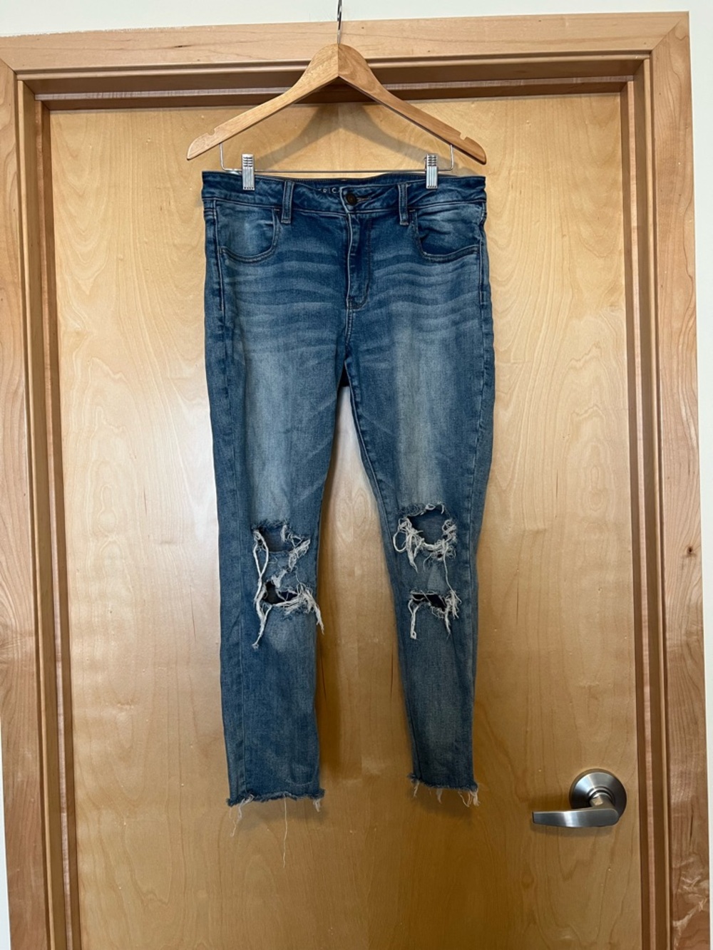 American Eagle Outfitters Distressed Skinny Jeans